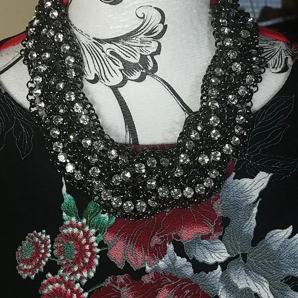 Bodeau, 0032 blk floral top w/bell sleeves, size M - Picture 6 of 7